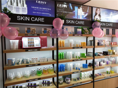 小资生活化妆品加盟店 凭借实力+经验助力加盟商开店